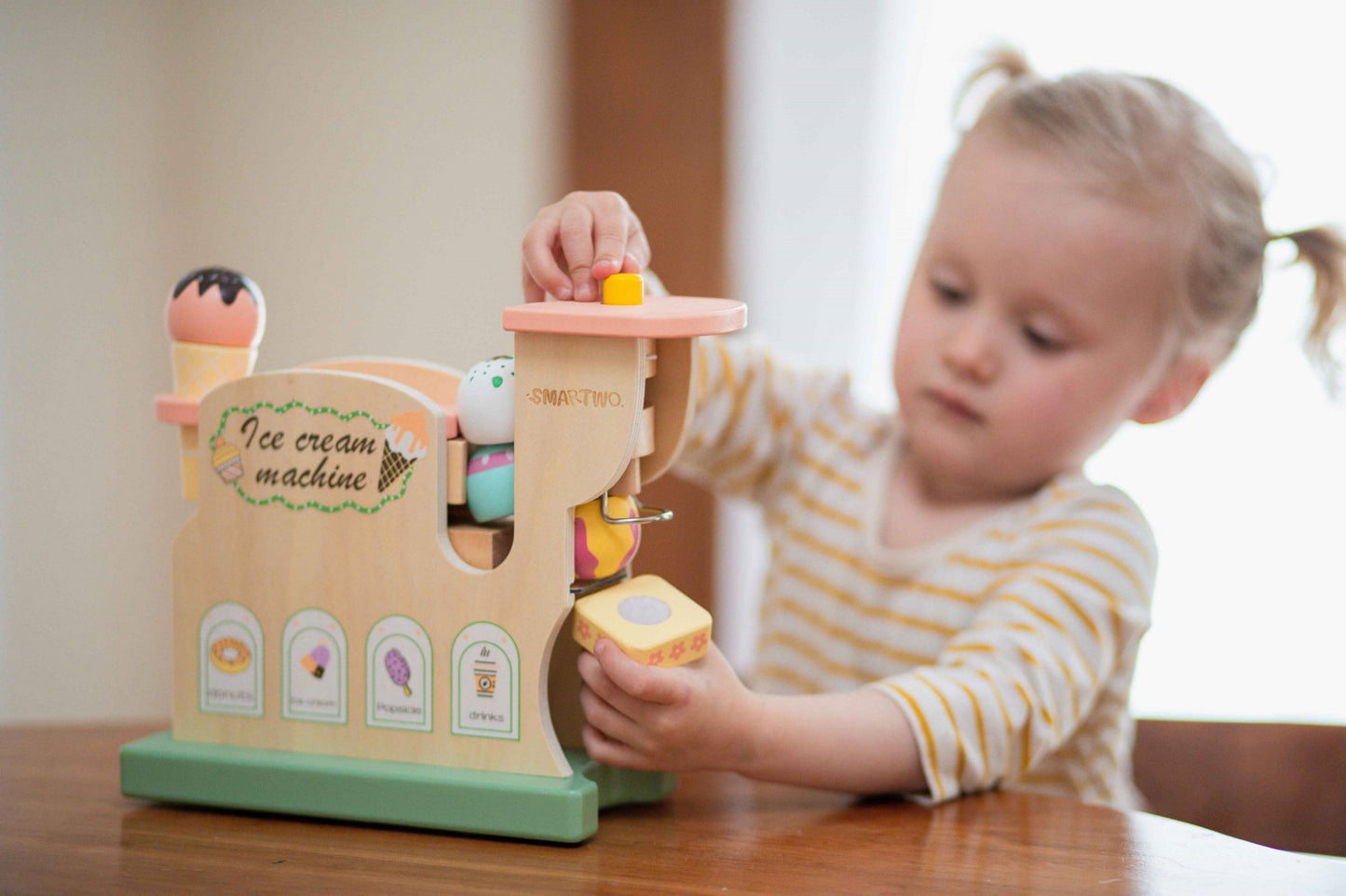 Ice Cream Maker Toy for Toddler's Kitchen Pretending Play, Train Fine Motor Skill and Concentration for Kid's Early Education